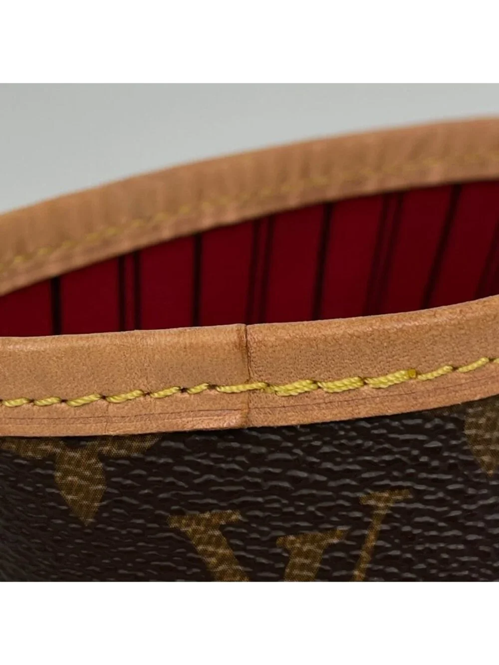 Louis Vuitton Neverfull MM Tote Monogram Brown Cerise